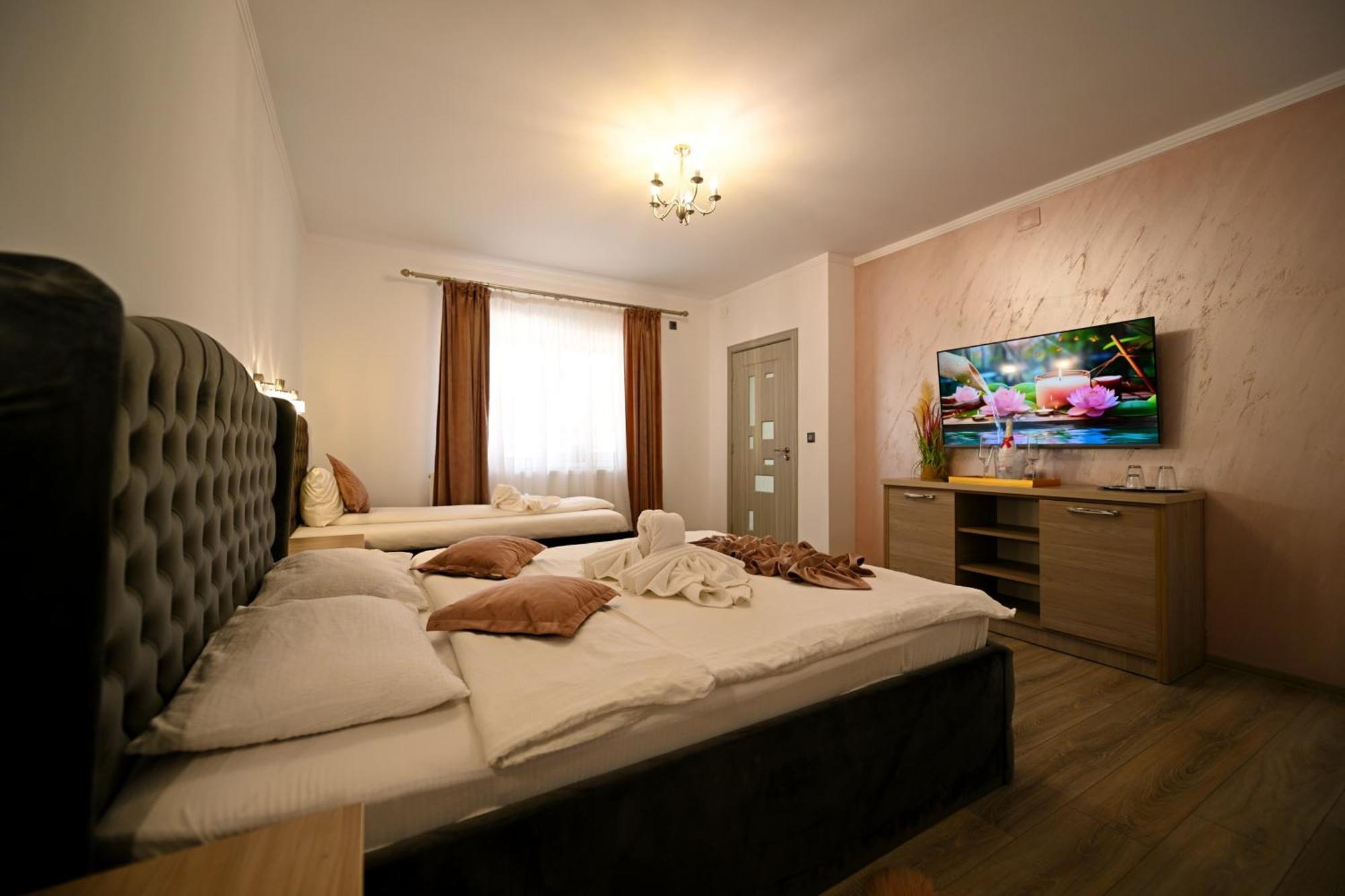 Pensiunea Mama Lia Haţeg Buitenkant foto